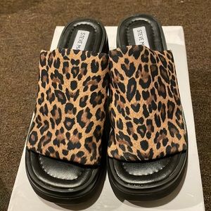 Elastic Steve Madden sandals